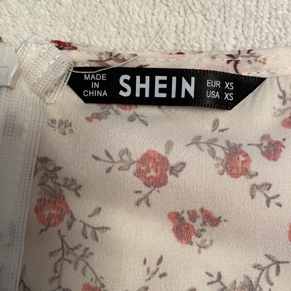 SHEIN dress square neck floral print fit/flare style flutter sleeves Sz XSmall - Picture 7 of 8